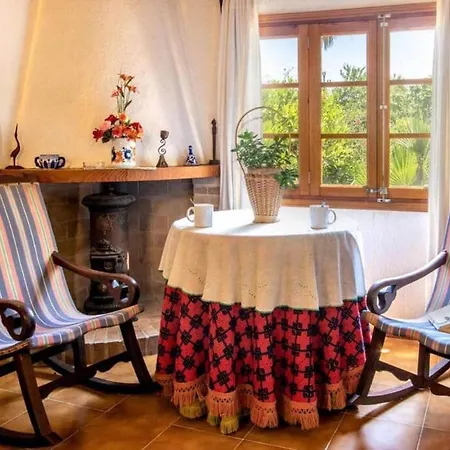 Rosa Villa Pollença